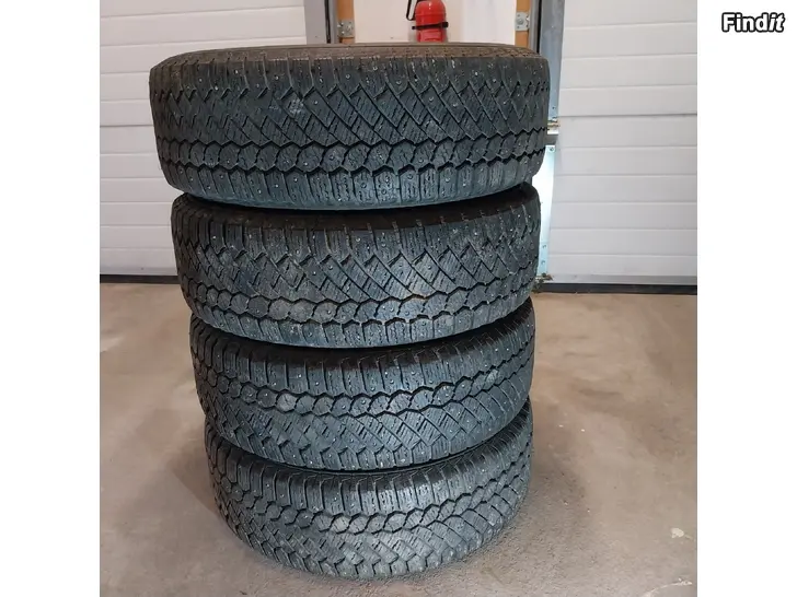Säljes Vinterdäck 215/65 R16