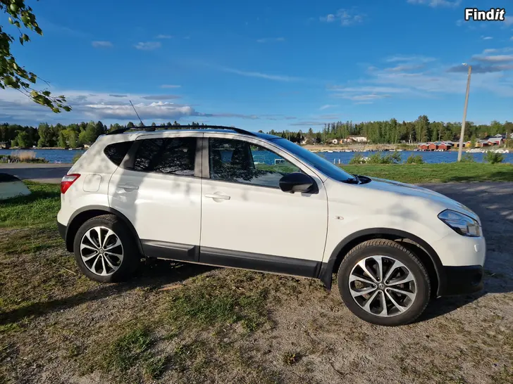 Säljes Nissan Qashqai 2013 1,6L 158 000km Stop / Start System Style 360 2WD 5M/T, Glass roof