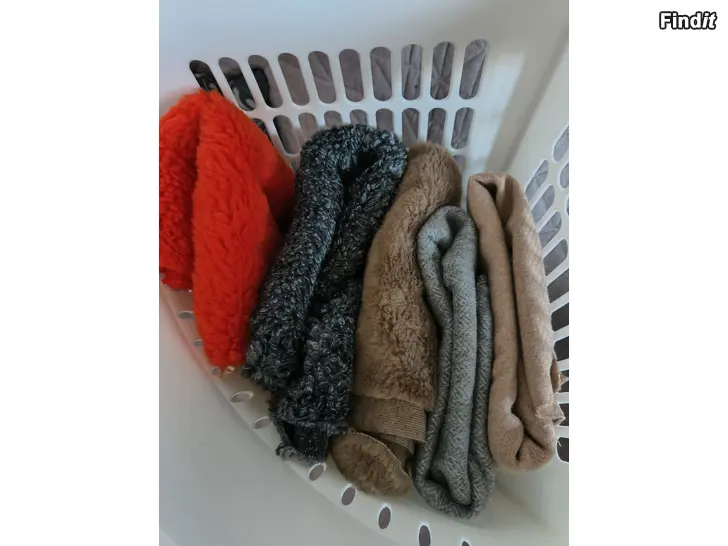 Myydään Käsityötarvikkeita