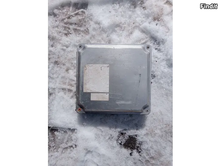 Myydään Toyota Four Runner V6 manuaali 1991 ECU