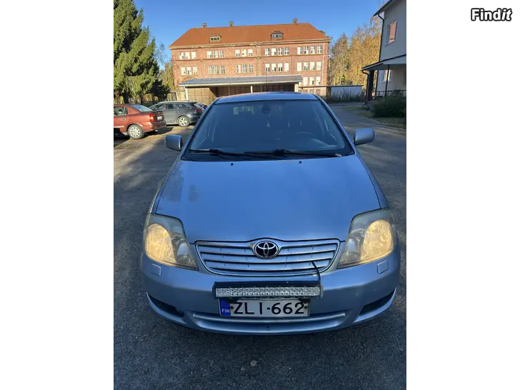 Myydään Toyota Corolla 2005