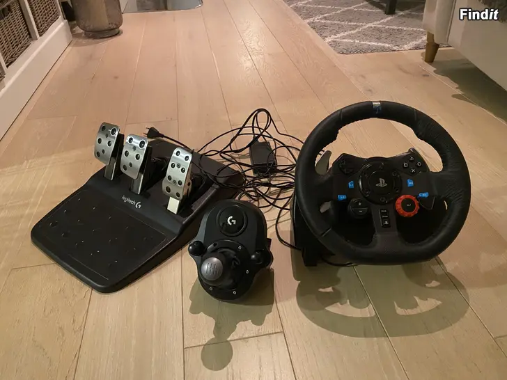 Säljes Logitech G29 ratt med pedaler +växelspak