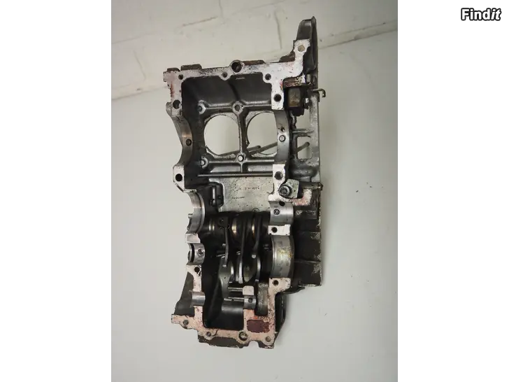 Myydään Honda CB 125 K5 72-73 moottorin lohko engine11100303050 11100351000