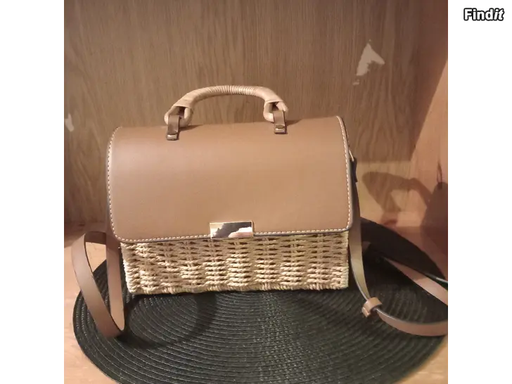 Myydään Kreikkalainen käsilaukku