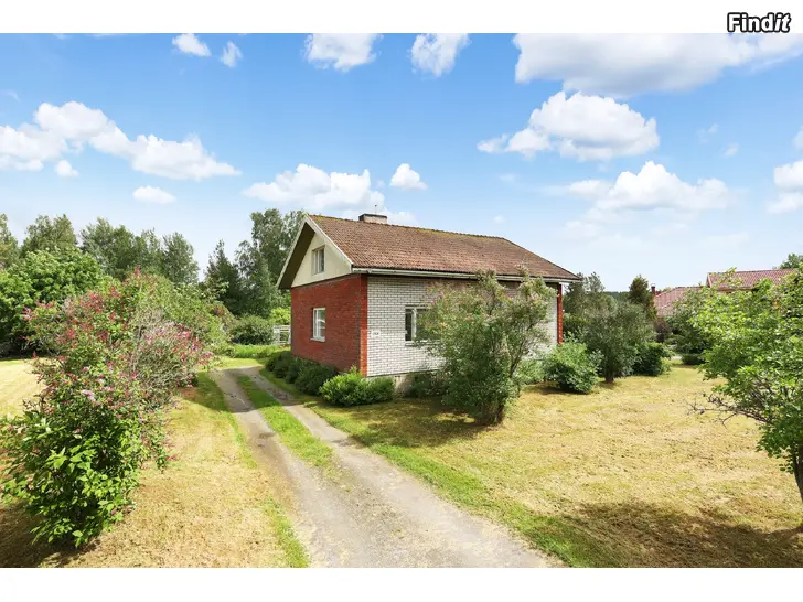 Säljes EH HUS  5R + KV + BDR + B + WC   i Sundom