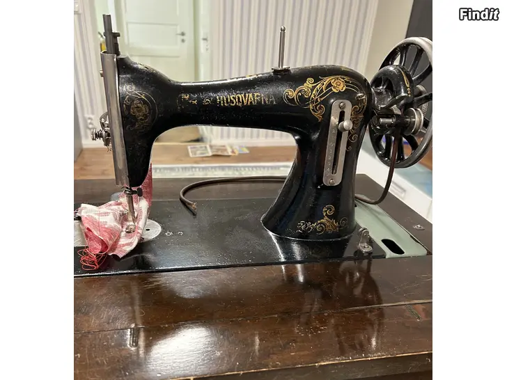Säljes Husqvarna C.B symaskin