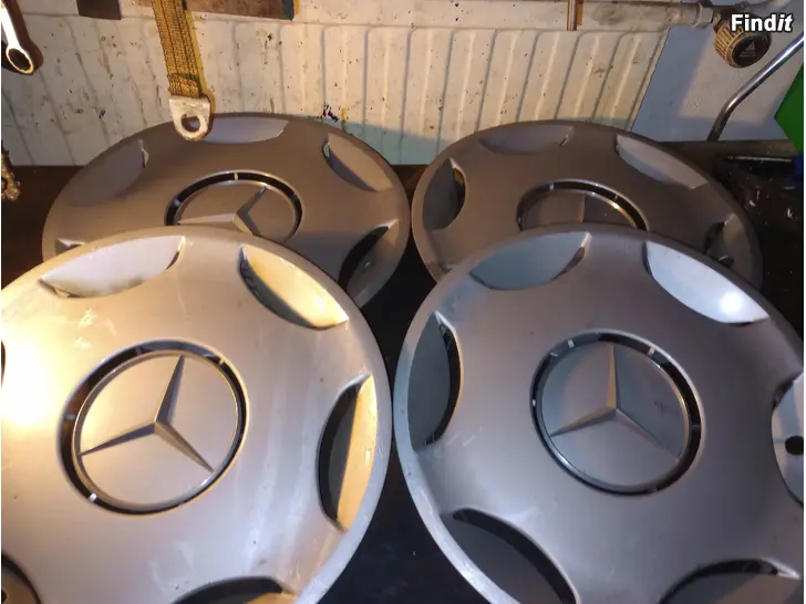 Säljes Navkapslar 15 tum  , Mercedes  C klass/ W202 4 st
