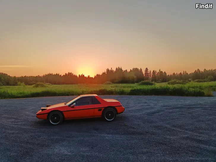Myydään Pontiac Fiero sport coupe 2.5 + aut -86