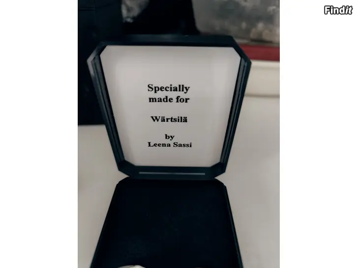 Myydään Helena Sassi, kalvosinnapit hopea