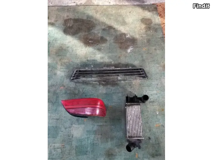 Myydään Välijäähdytin takaumpio puskurin ritilä abspumppu