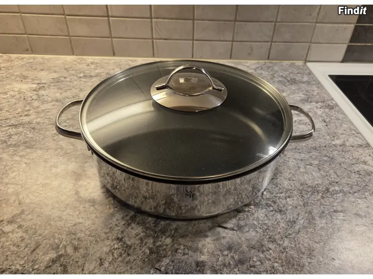 Myydään Säljes stekpanna med glaslock. NY