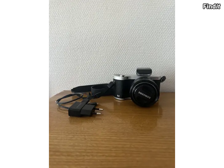 Säljes Samsung NX300 Mirrorless Camera