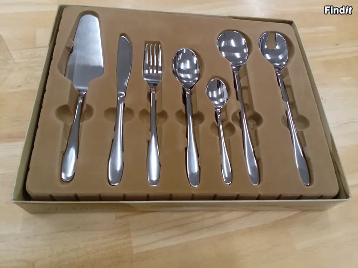 Myydään Victoria aterinsarja