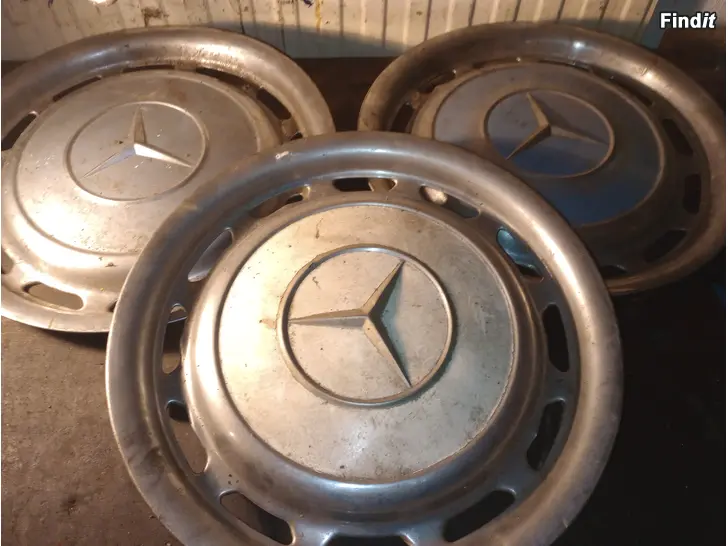 Säljes Mb Navkapslar W 123/115