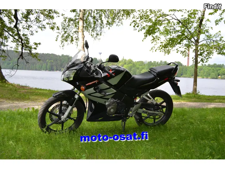 Myydään Honda CBR 125 R 04-06 JC34 osia