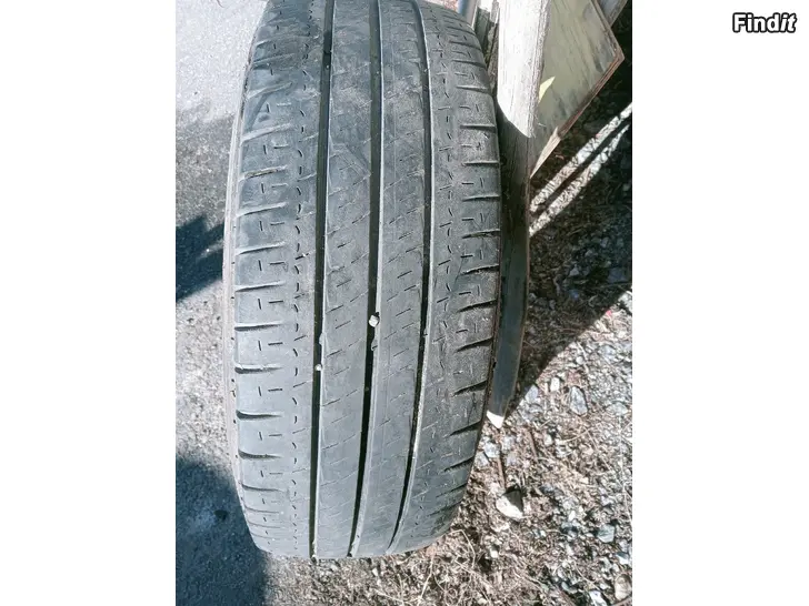 Myydään Kesärengas Michelin 225/65R16C 112/110