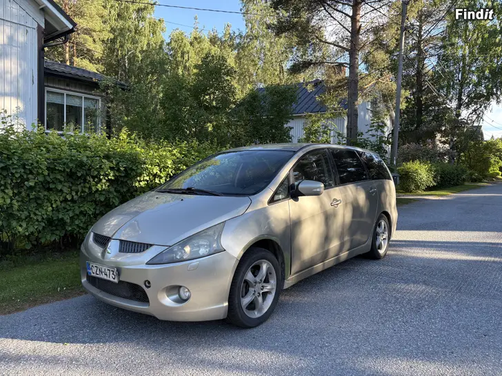 Myydään Juuri katsastettu Mitsubishi Grandis