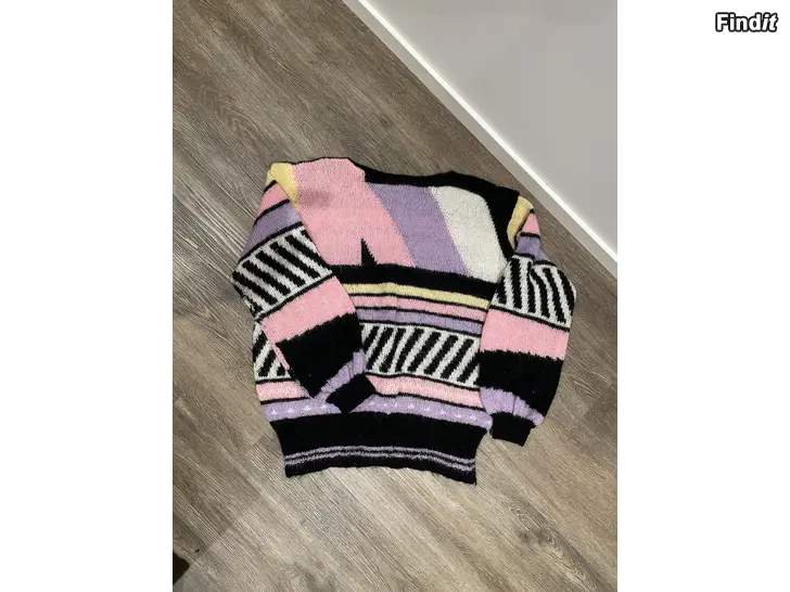 Säljes Hemstickad tröjad