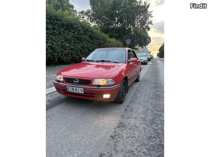 Myydään Opel Astra F