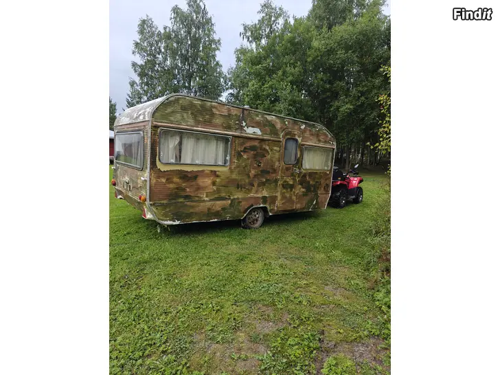 Myydään Vanha siirrettävä metsästysvaunu