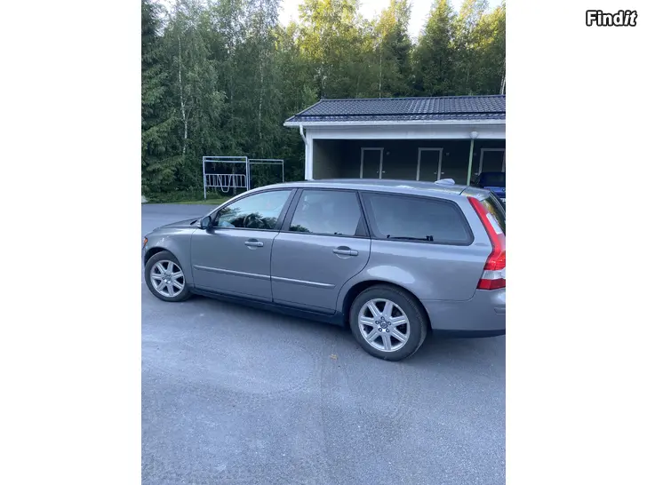 Myydään Volvo v50 2.4 - 2007