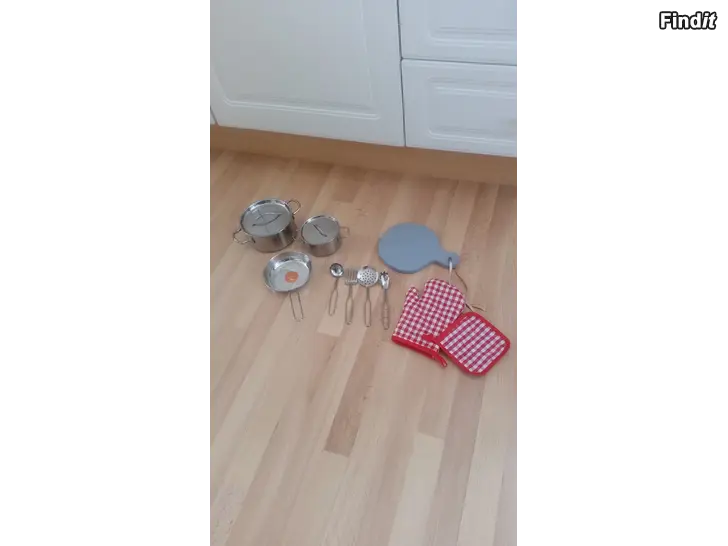 Myydään leikkikeittoastiasetti  8e