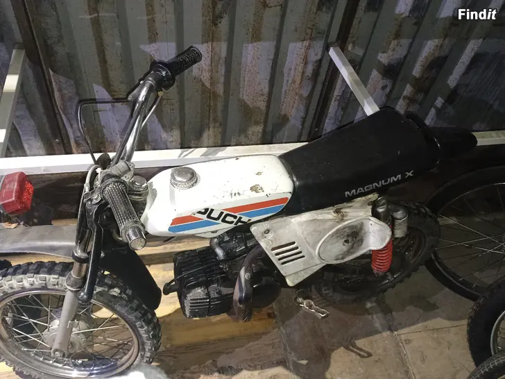 Myydään 2 kpl Tunturi puch Magnum x