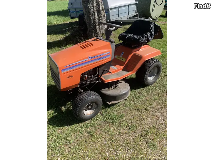 Säljes Husqvarna 120 traktori leikkuri/ traktor klippare