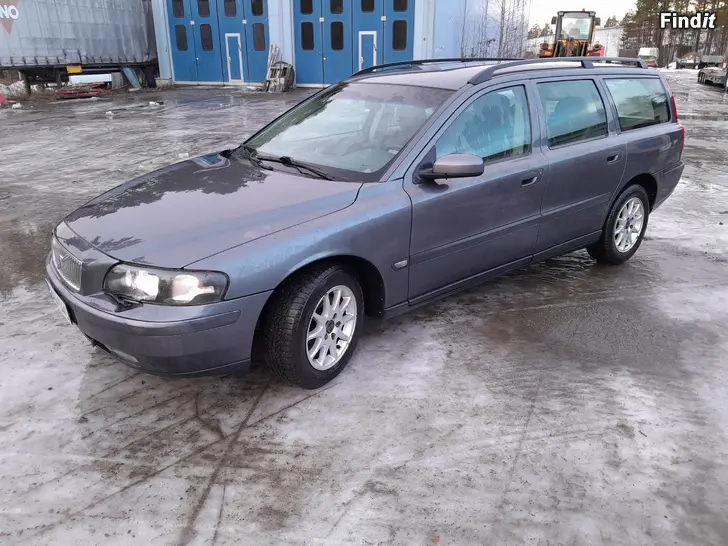 Myydään Volvo V 70