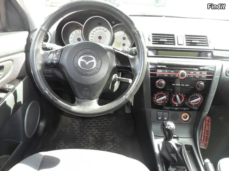 Myydään Mazda  3