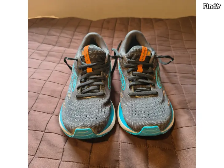 Säljes Brooks glycerin 19 löpningsskor storlek 42.5