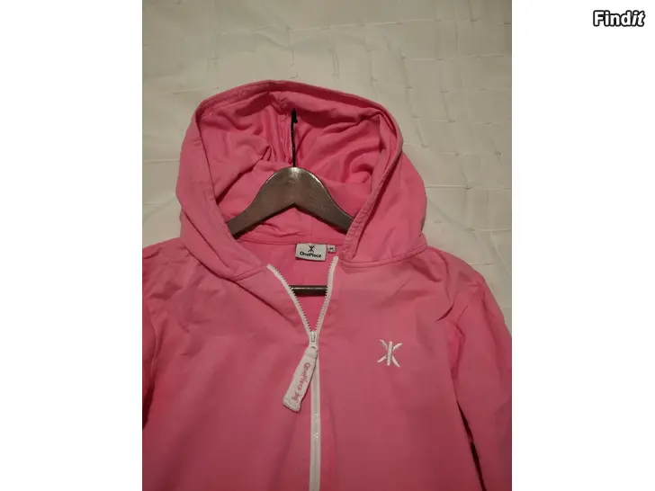 Säljes OnePiece, storlek M