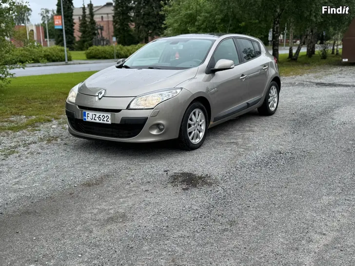 Säljes Hatchback Dynamique 1,5dCi 110hv FAP 2011. 241000 t.km