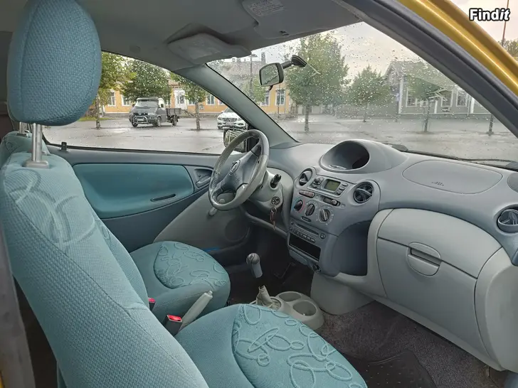 Myydään Toyota Yaris 1.3