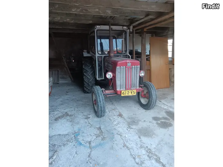 Myydään International B414