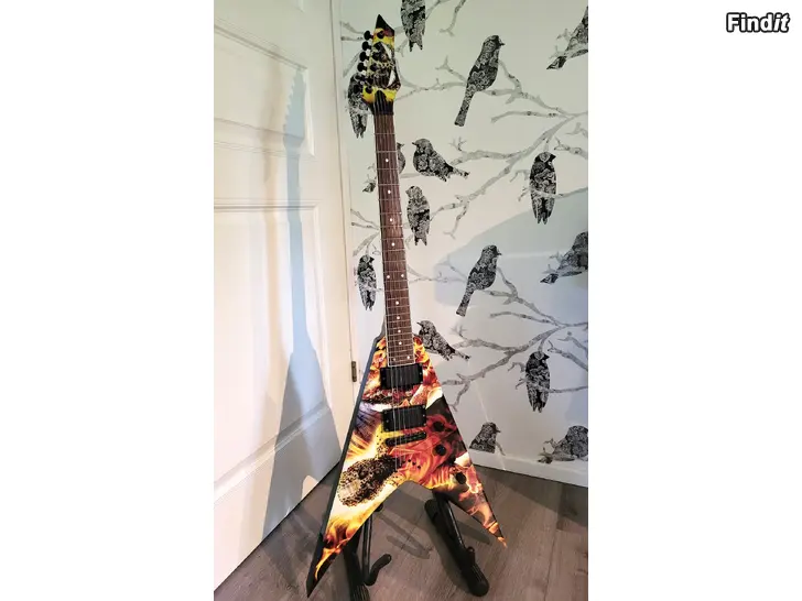 Säljes Dean VMNT Dave Mustaine signature gitarr
