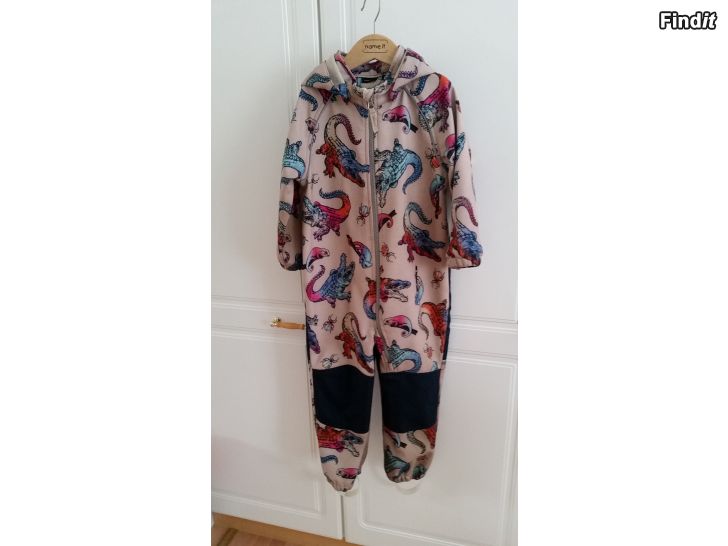 Myydään softshell haalari NameIt 98