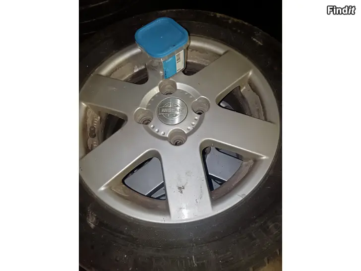 Säljes Nissan alufälgar 15 tums 2 serier