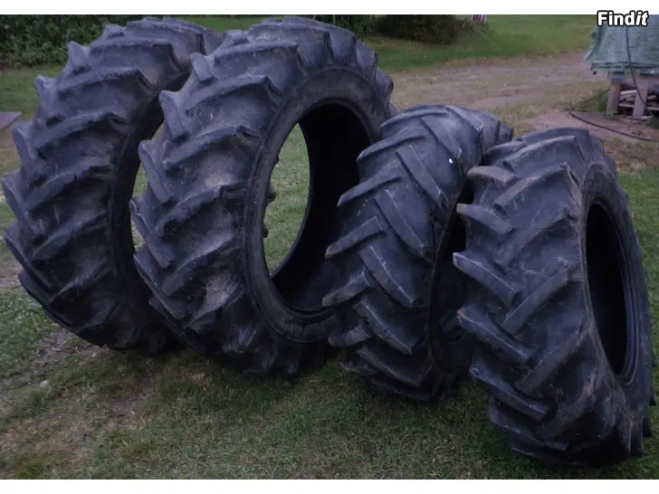 Myydään Traktorin rengassarja Nokia 16.9-34 ja 14.9-24