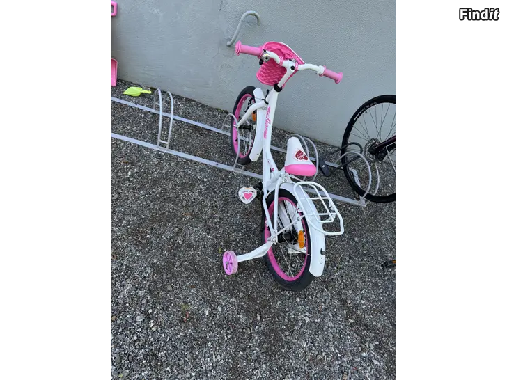 Säljes Barn cykel 18 tums