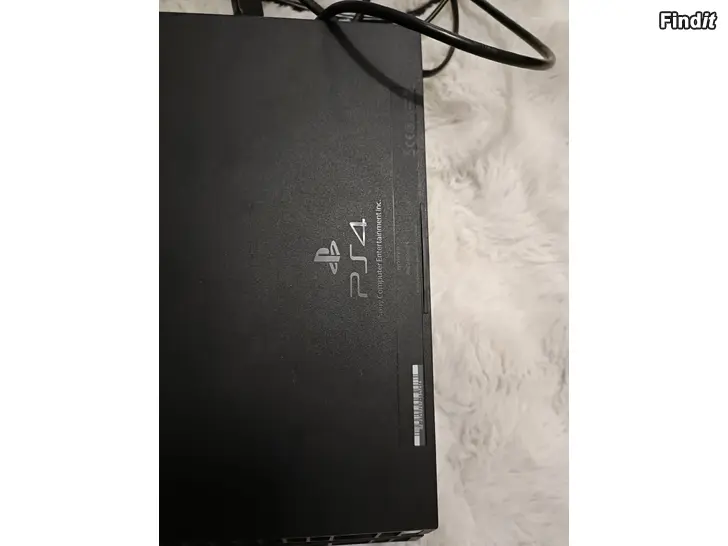 Myydään Playstation 4