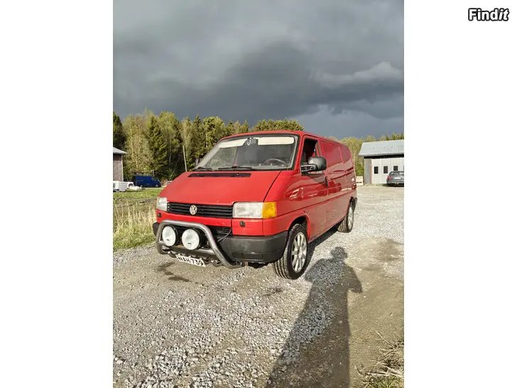 Myydään Volkswagen transporter 2,4