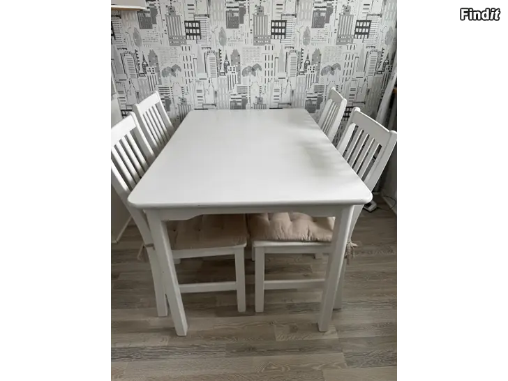 Säljes Köksbord  stolar