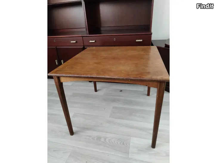 Myydään Litet bord