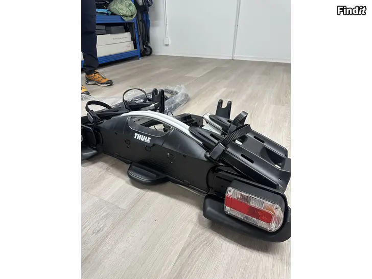 Myydään Thule VeloCompact 2 pyöräteline kahdelle polkupyörälle, uus,  käyttämätön