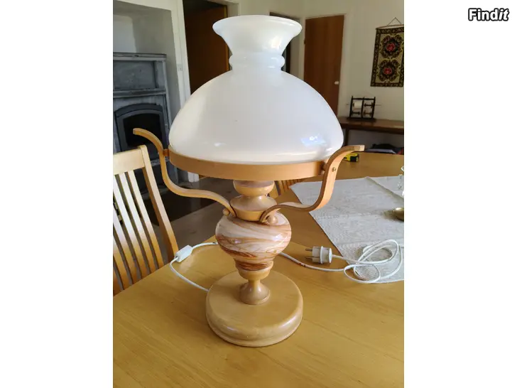Säljes Bordslampa