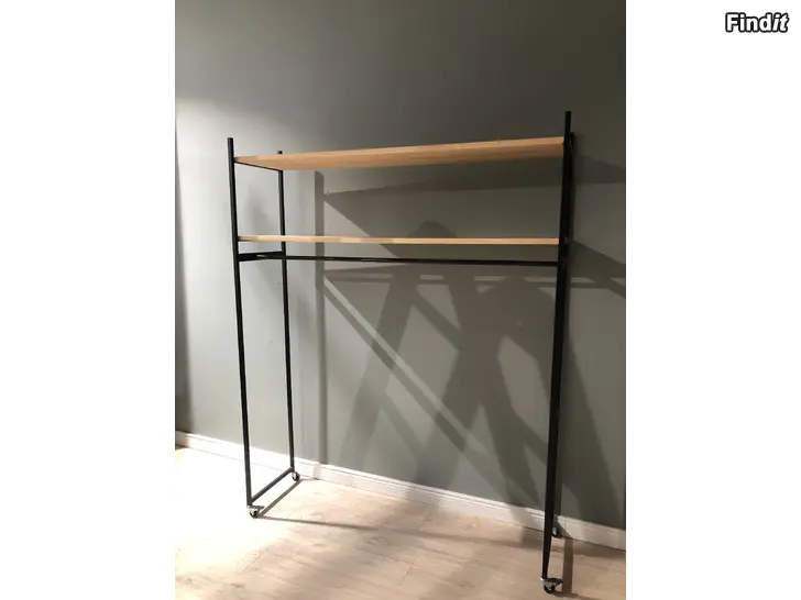 Säljes Klädhylla med stång 2st