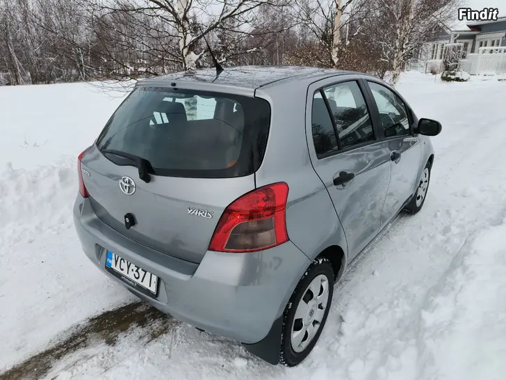 Myydään Toyota Yaris 1,3 VVT-I