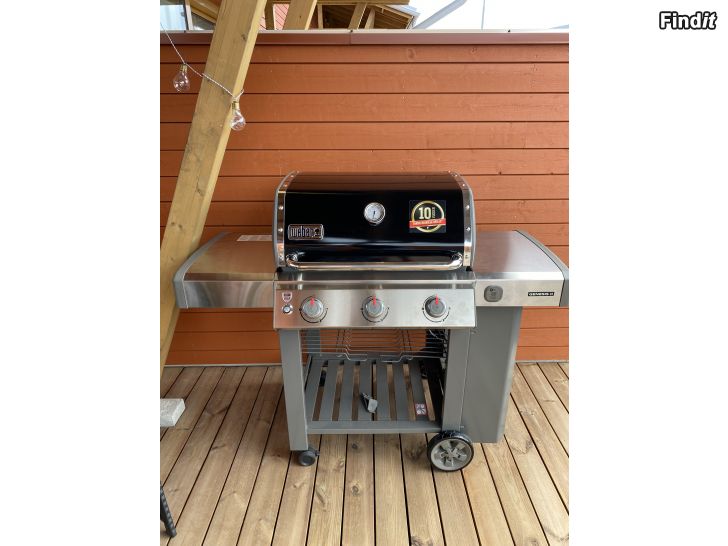 Säljes Weber Genesis II E310 kaasugrilli