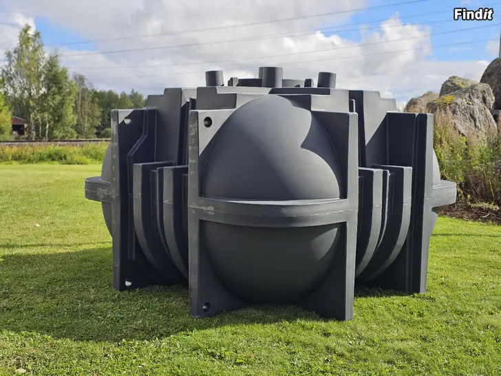 Säljes En vattentank på 6000 liter